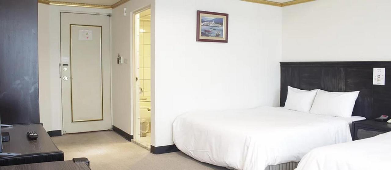 Hotel Avenue Hsinchu Esterno foto